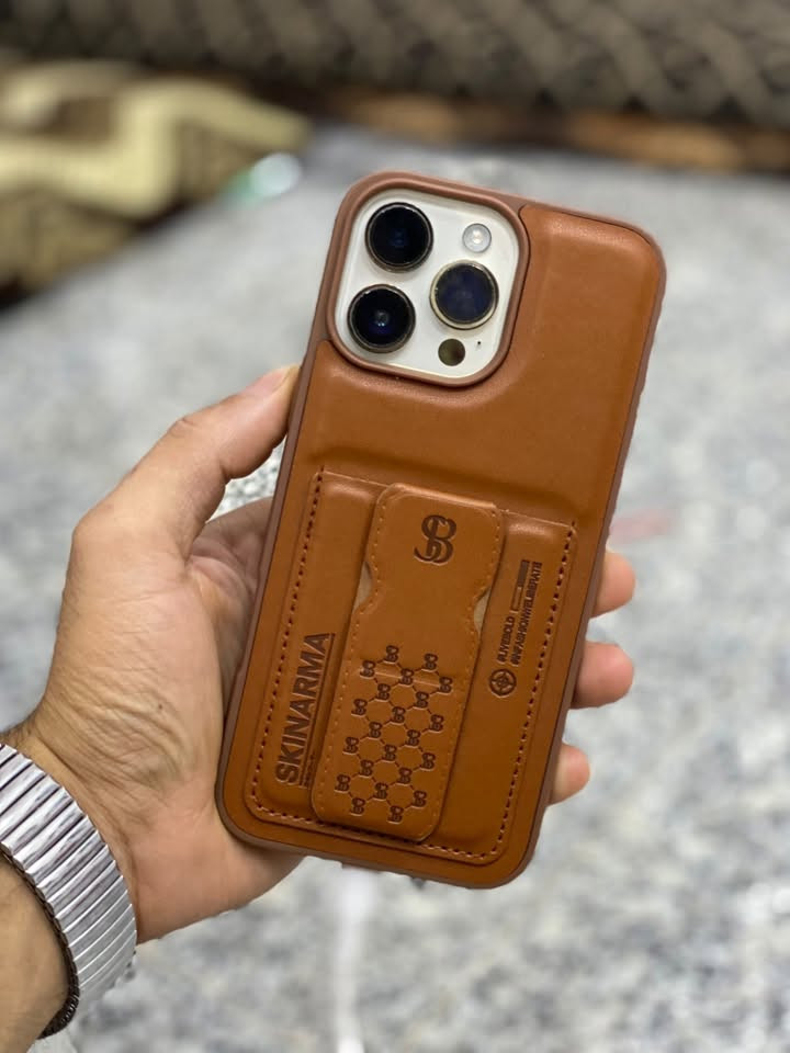 السلام عليكم .. iPhone 14 Pro Max
ماستر شرق اوسط A 
الذاكره 256 
البطاريه مستبدله وكاله 100 
الشاشه مستبدله نوعيه أصليه ليس وكاله 
باكيته كامل شاحن تايب سي 
النضافه 100‎%‎ 
فيس ايدي شغال 
كامرات شغاله وضع شركه 
الصوت المس كله فول 

السعر590 الف مجال بسيط جدا للشراي 
الاتصال فقط ***********
مكاني الدوره بيع وجه لوجه ماعندي توصيل😍
