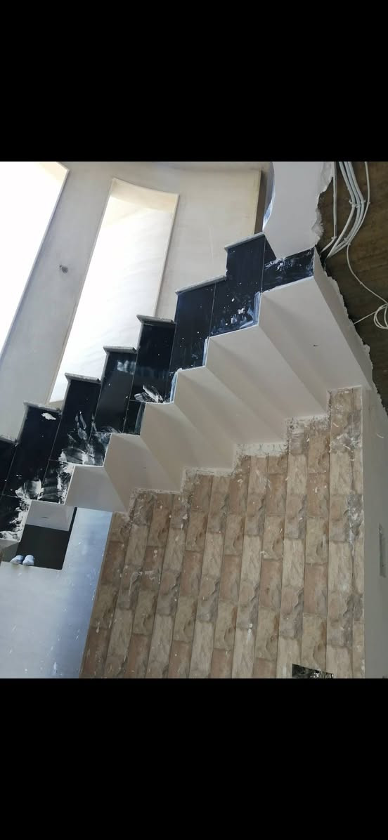 سلام عليكم كادر جص حالين متفرق داخل بلد شغل شرط هندسي سرعه بل عمل خمسه صطوات نشتغل على متر
تريد كرسته وعمل حاضرين 
***********
