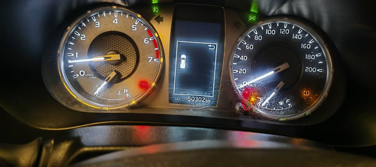 سلام عليكم بيكم هايلوكس 2025 مكفوله ماشيه 50 الف سعر 247 بيها مجال رقم الهاتف ***********   ***********
