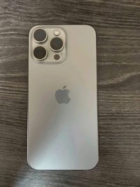 iPhone 15 Pro Max للبيع📱 🩶 اللون: تيتانيوم 🖨️ الذاكرة: 256GB 🌏نموذج (M...