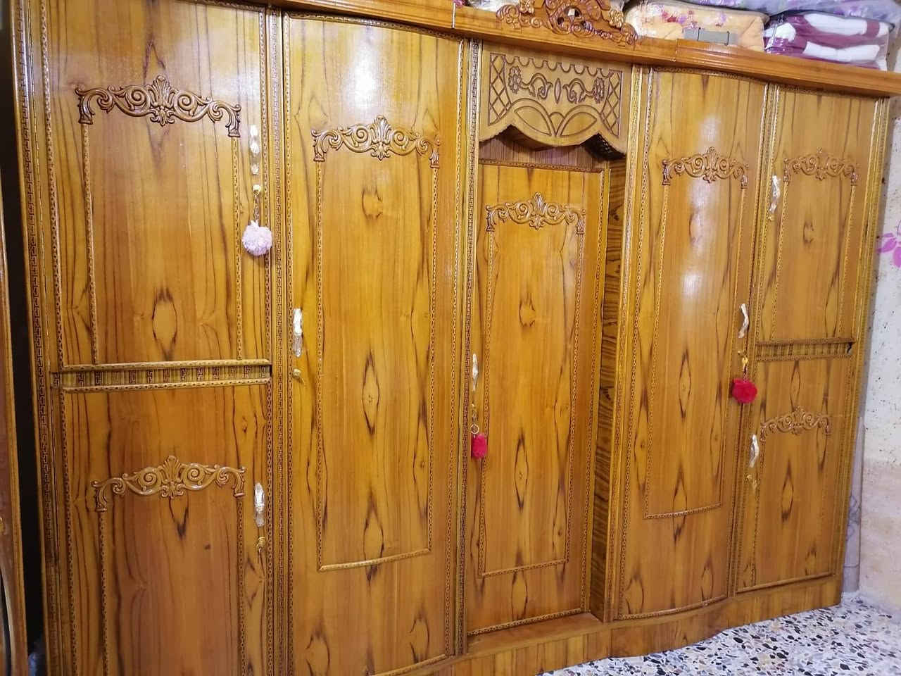 عمي سلام عليكم غرفه تسكام جديده مستعمله اي كسرمابيه سعرهه 900وبيه مجال عنواني كربلاءهذارقمي تتصل وتدلل***********
