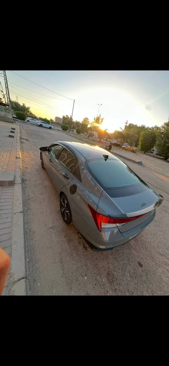 سلام عليكم لنتره 23هايبرد بانزين 

وارد امريكي جاملغ وربع لبنيد

فول موصفات عده لفتحه

حساسات خلفيه وماميه

مكاني بغداد بيع ومراوس 
سعر 125 
رقمي ***********
