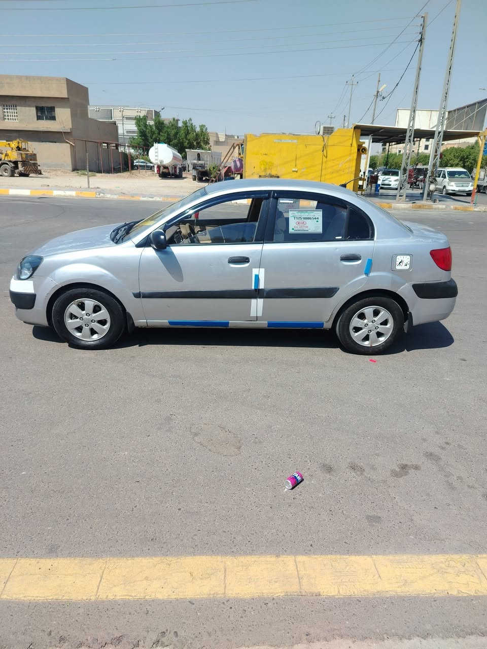 السلام عليكم  / للبيع كيا ريو وارد خليجي موديل 2009  رقم انبار  محرك 1600 نظيف وگير نظيف صدر امامي خلفي نظيف تبريد شغال ثلج تخم تاير  السياره مكفوله من الظربه والصبغ بيها جراد خفيف شواصي ولغود كفاله حوض وتكم كفاله السونار مرفق مع الصور مكان السياره الانبار فلوجه الاتصال ع الارقام ***********    *********** السعر   65 وبيها مجال قليل حگ الجيه للبيع فقط يعني مااراوس شرط التحويل تشتري اكاتبك عقد مروري

