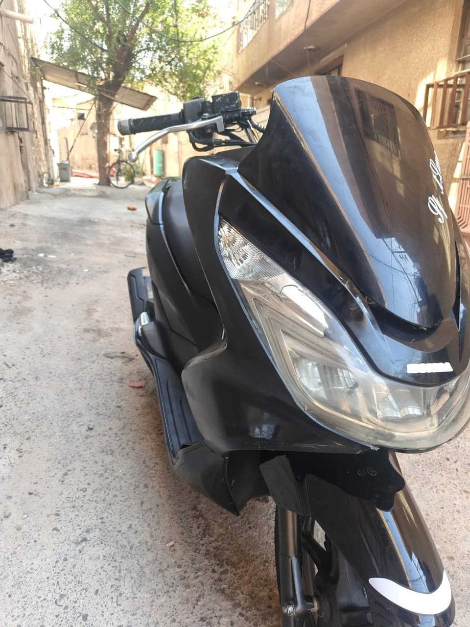 للبيع... دراجه PCX الجيل الثاني ياباني JF استان حساس كهربائية كله شغاله مكينه خرسه ناعمه برغي ممفتوح بيه شلعه معدل حساس ازدحام A دراجه حلوه خير من الله استخدام شخصي عله ايد وحده مكلف بل نشر والدراجه كفاله عامه سعر مليون 600 وبيه مجال ***********
