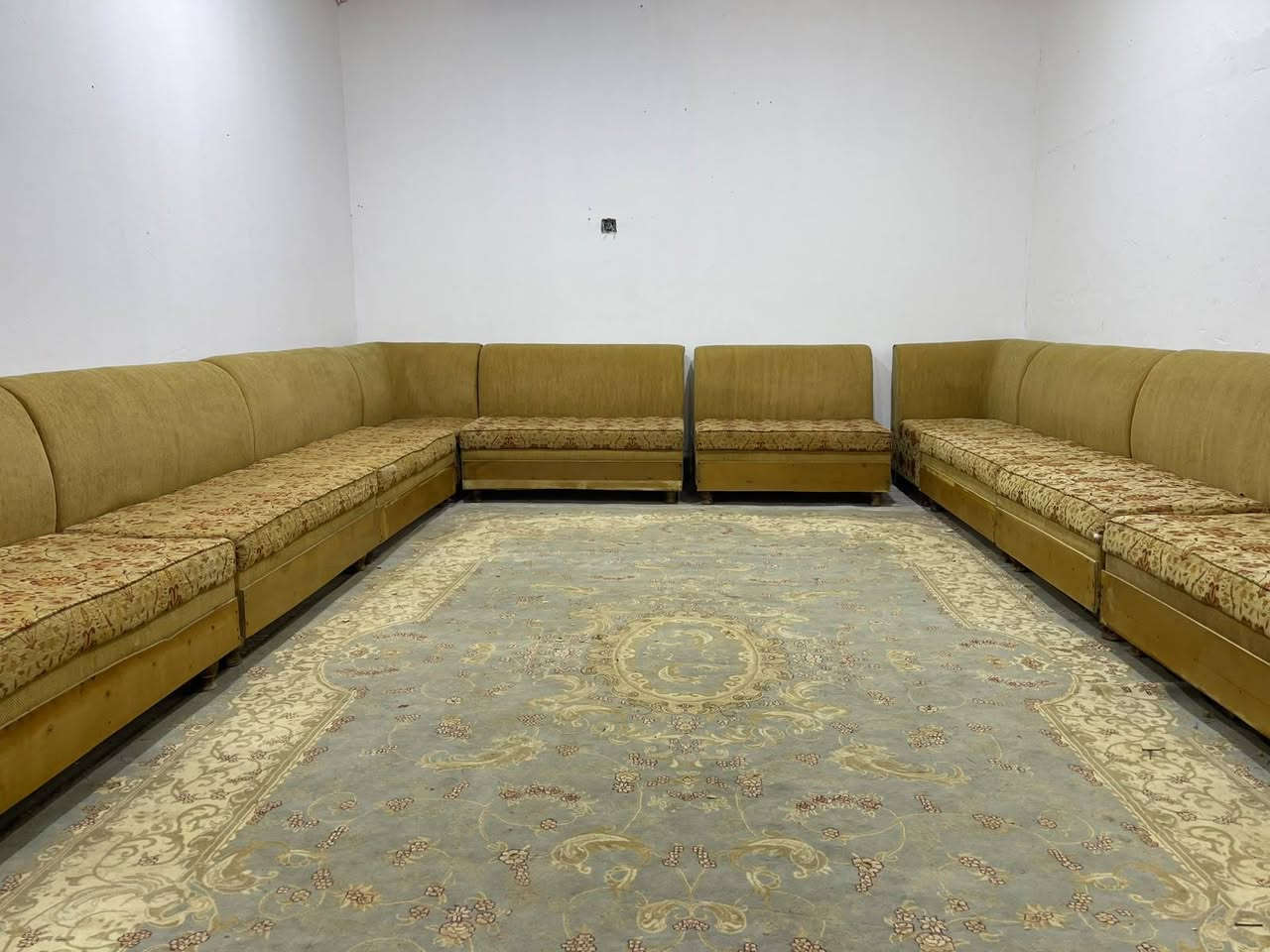 ديوان كويت • ١٩ قطعة • ٢٨ متر