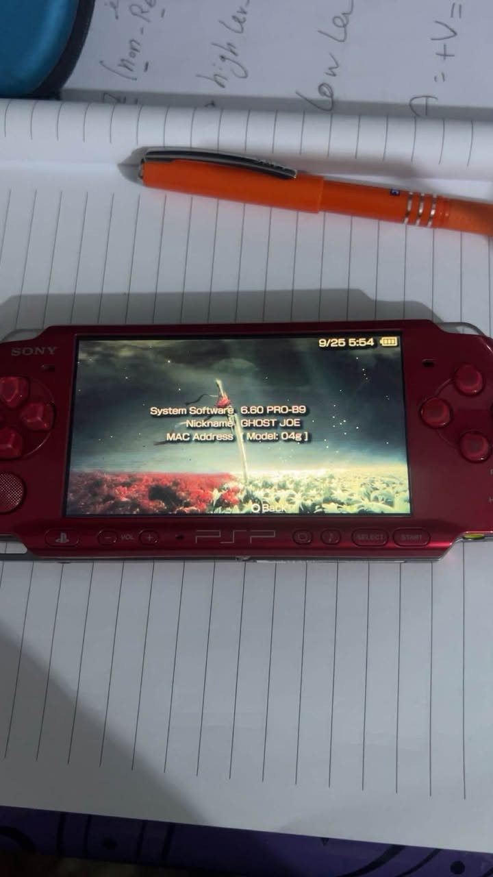 PSP 3000 اللون الاحمر
لون نادر وجهاز مُعدل (مهكر) مع كامل ملحقات و رام جاهز لاضافة الالعاب وكيبل نقل العاب وملفات من الحاسبه +حقيبه ما عدا الكارتون لان ضايعه الجهاز نظافته گدامك شخط مابي السعر ١٣٠ بي مجال للشراي  غير متواجد فيس بوك رقمي *********** بي واتساب
