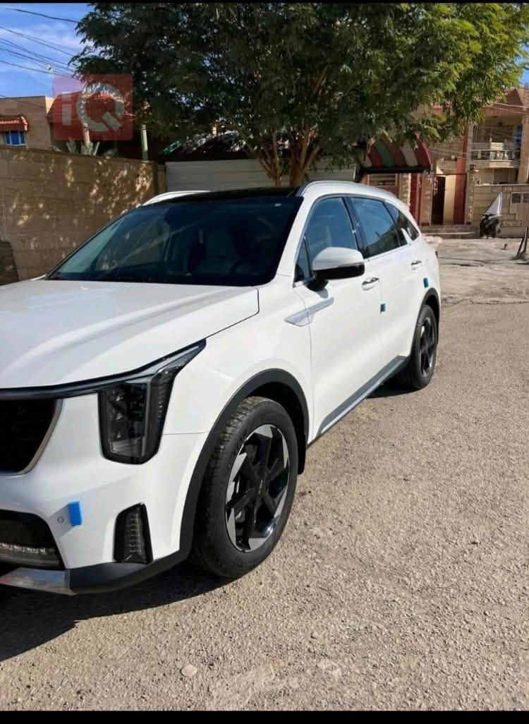 سورنتو 2024 4سلندر السياره فول كير ماوس داتا شو فتحت سقف ويل كبير وهواي مواصفات رقم بغداد بسمي مكفول حتى من الشخط
***********

نص مكتوب في الصور:
- iQ CARS
- IQ
- 10