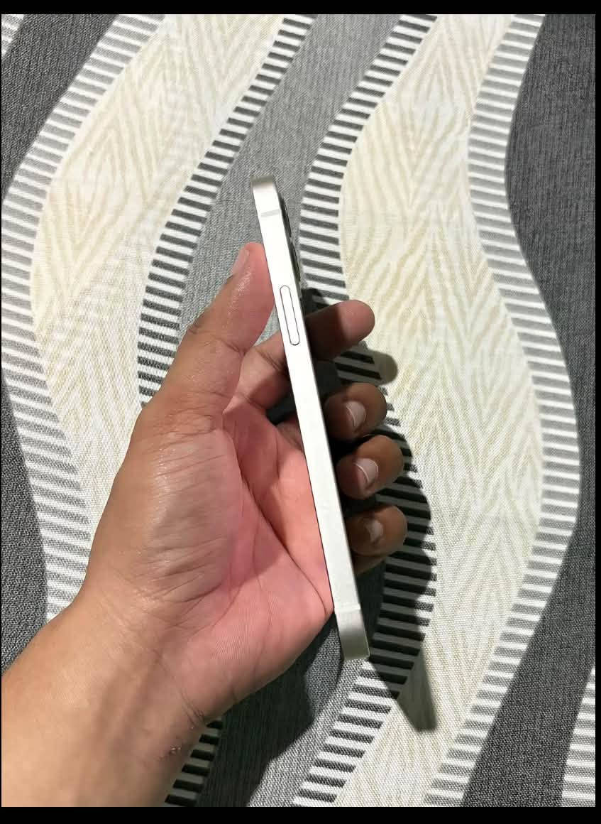 ايفون ١٢ • ١٢٨ • بطارية ٨٥