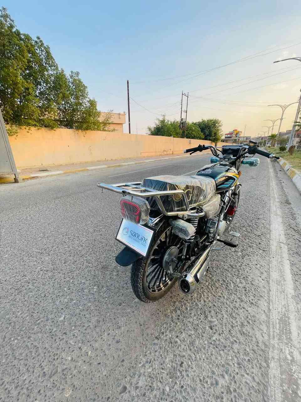 للبيع سيفان موديل 25 محرك 150 رصاصي
دراجه نكره سلف وهندر جاهزه ما تنقص شي مستخدم 3 اشهر 

مكان تكريت تقاطع الساعه رجان ما اطلع لاي احد

سعر 780 وبي مجال بسيط حك 20 الما عنده لا يعلق

للاستفسار ***********
