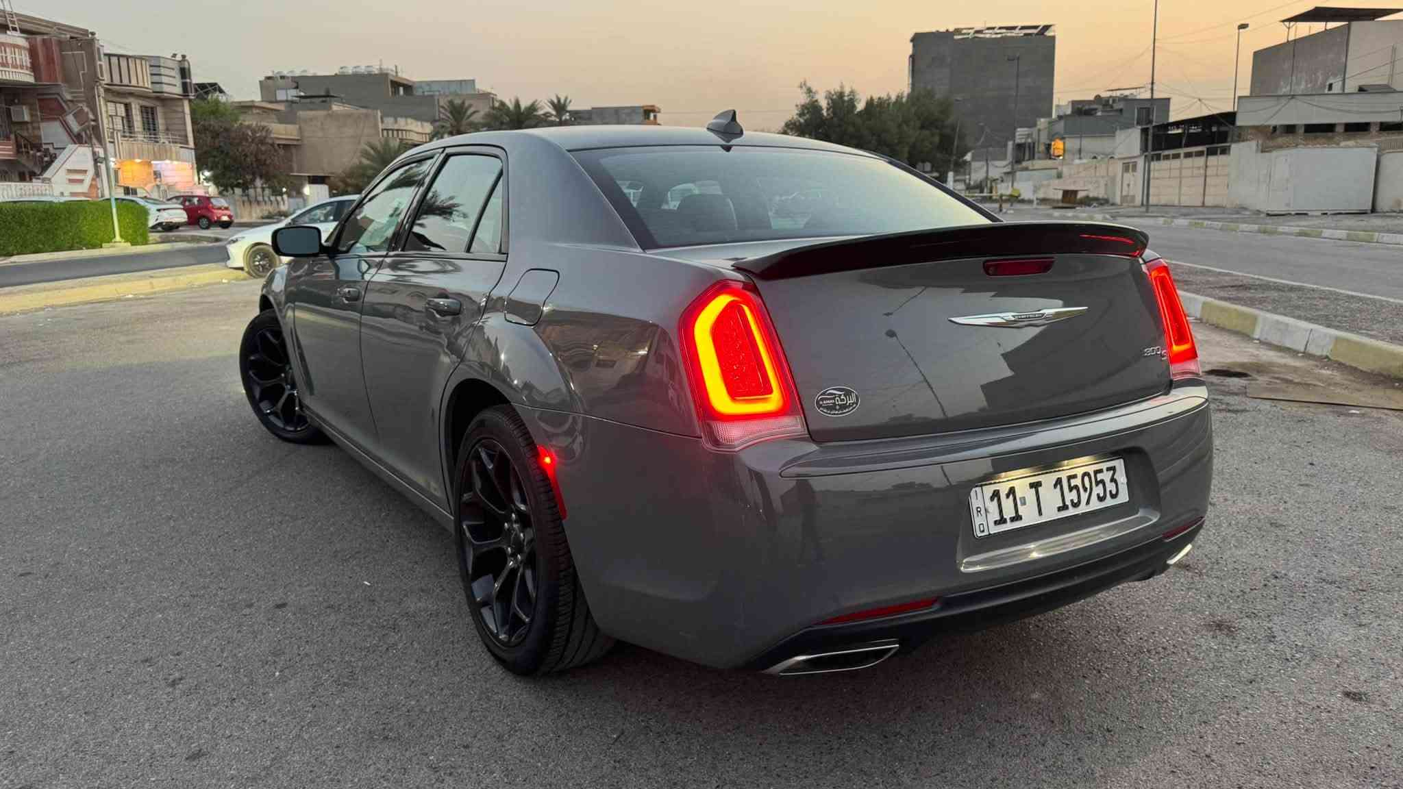 السلام عليكم كرايسلر S 2019 بدون فتحه أمريكي حادث بنيد و دعامية وبيهه بارد مثل مموضح با السونار موصفات معروفه
بصمه ابواب وتشغيل
شاشه
كامره
كشنات جلد حضن
كشنات كهرباء
شفتات ستيرن
لايت أسود
تشغيل عن بعد ويل ٢٠ أصلي
سياره جاهزه بدون آي نقص رقم بغداد 
مكان السياره شارع فلسطين

‭***********‬
