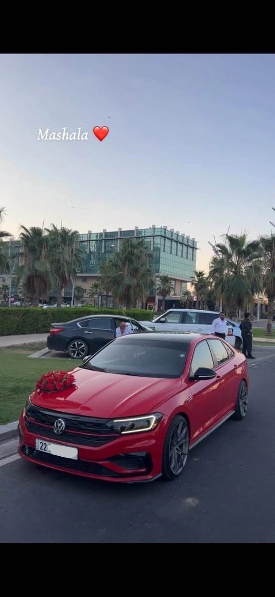 جيته gli S موديل ٢٠١٩ سياره كه دعمي جاملغ و بونيته بئ ژؤري ٢ پارجه بيلادي به ستراوته وه دكا بي سبوخه ٢ پارجي بيلاد گوراوه سياركه داون پايپ و به رمجه ي له سه ره ويل و تايي ماركي له سه ره حجم١٩ لفي سپؤرتي له سه ره دينار مسروفي ئه ر باگ به س شان و سوكانه دعمي بئ ژؤريه ژماره ي موبايل *********** أربيل, العراق
