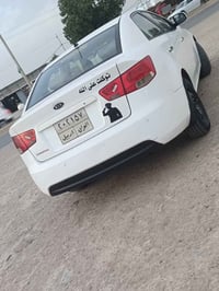 سيراتو ٢٠١١ • فتحة سقف • محرك ١٦٠٠