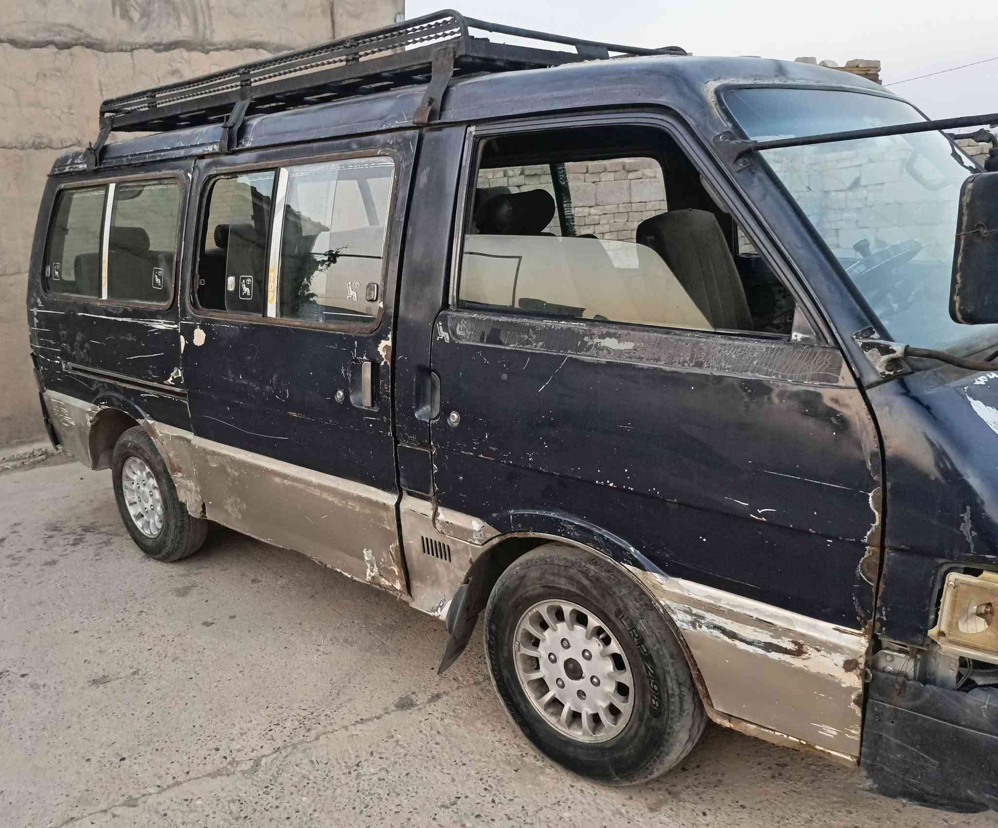 كيا بستة موديل 93 سنوية صاقطة الون نيلي رقم احمر بغداد مكينة بيهة صرف السعر 15 وبيهة مجال العنوان كركوك الاتصال ***********
