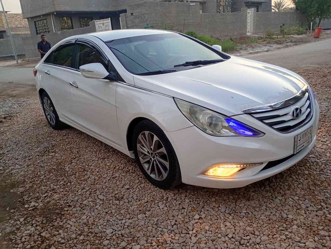 سوناتا 15 خليجي محرك 2400
ماشيه 170 
تبريد قطعتين شفتات ستيرن تحكم جهتين كامره
حساس رقم بغداد سنويه 28 كشن كهرباء 
مكاني بابل الكفل ***********
