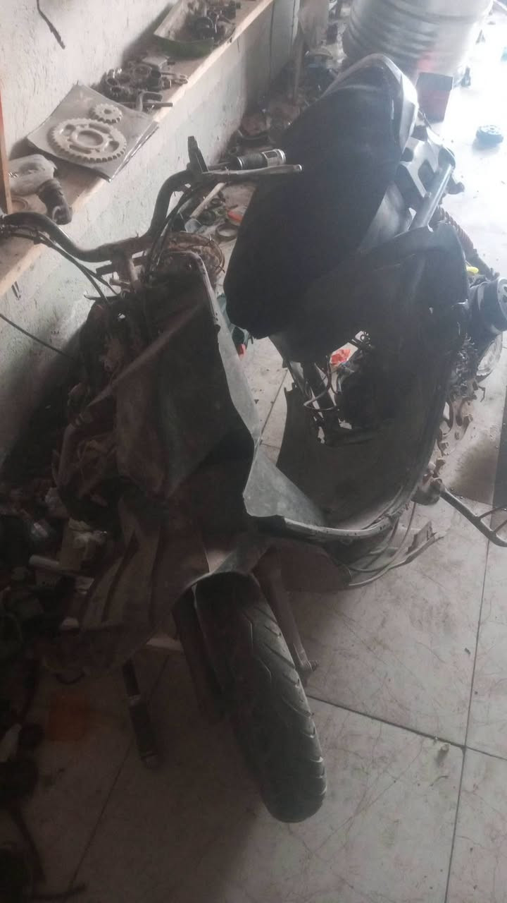 للبيع فراشات عدد 2سعر مناسب نجف حي العسكري كبل ***********
