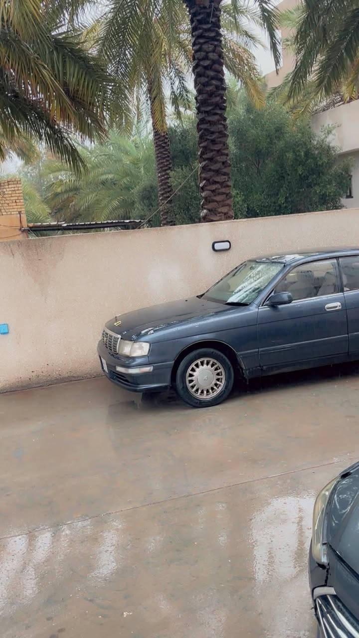 بسم الله الرحمن الرحيم
بطة منفصل رقم بغداد تحويل مباشر موديل ١٩٩٤
مكفولة محرك كير صبغ عام أثر جراد بدون ضربة السعر ٥٢ وبيها مجال 
بغداد حي النصر
وبيها مجال للشراي
تلفون ***********

