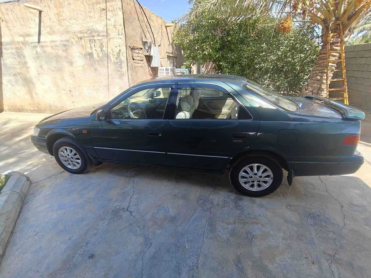 السلام عليكم للبيع تيوتا كامري موديل 2002
مكينه 2200 ام الچف
السياره داخله دشبول وبطاين وكشنات كلش جديد
مكينه وكير مكفولات
تخم تاير جديد
باتري جديد 
تدفئة تبريد 
صدر امامي خلفي جديد
السياره بيهة 3 قطع صبغ
السياره ترايك وين متريد 
رقم دهوك مميز باسمي رقم وهزه وسنويه جدد
مكاني ديالى المقدادية
***********
السعر 83 وبيها مجال
