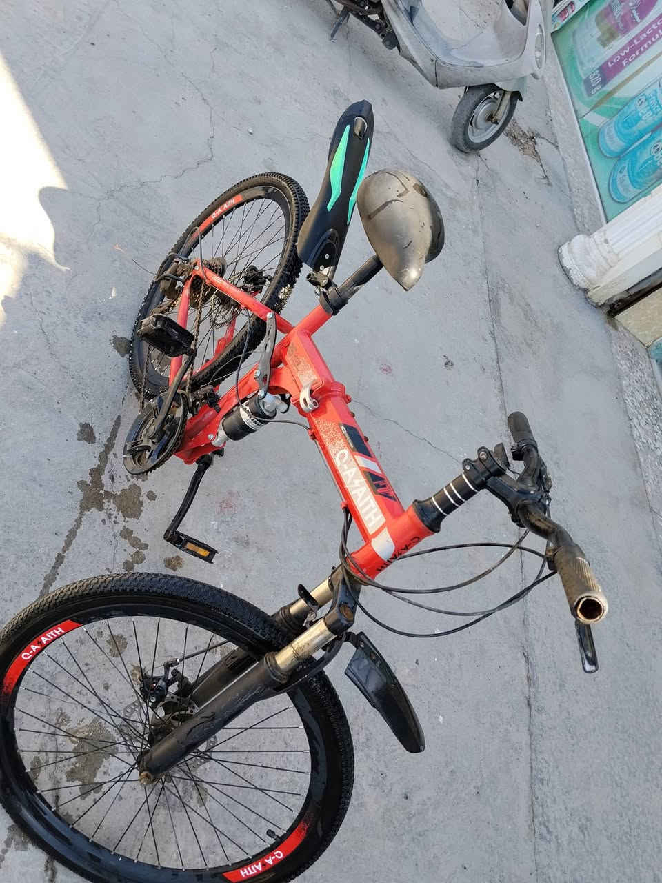 باسكل جبلي للبيع مثل ما موضح بالصوره باسكل حيل نضيف السعر 65 وبي مجال بسيط جدآ المكان حله قرب مستشفى مرجان  شرط دبلات كلها شغاله متواجد عل مزنجر وهذا رقمي ***********
