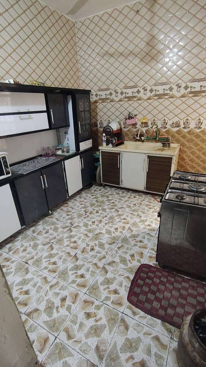 غير متواجد على الفيس  . للاستفسار اتصل ***********
بيت للبيع .في حي الزهراء مساحة 100 متر ركن طابقين واجهه 10في10
خدمات كاملة منطقة تبليط بالكامل. يقرب 50 متر عن المدارس
الطابق الاول يتكون من 
استقبال 4.75 في 3.5 
طارمة 4.75 في 2.5
المطبخ 3.75 في 3
الصالة 5 في 2.5
غرفه نوم 4.5 في 3.5
منور 1.5 مربع
حمام 1.5 مربع
الطابق الثاني 🧧
غرف نوم عدد 3 
الاولى 4.75 في 3.5
الثانيه 4.5 في 3.5
الثالثه  4.75 في 3
حمام 1.5 مربع
صالة.سطح
للاستفسار على هذا الرقم ***********
غير متواجد على الفيس
