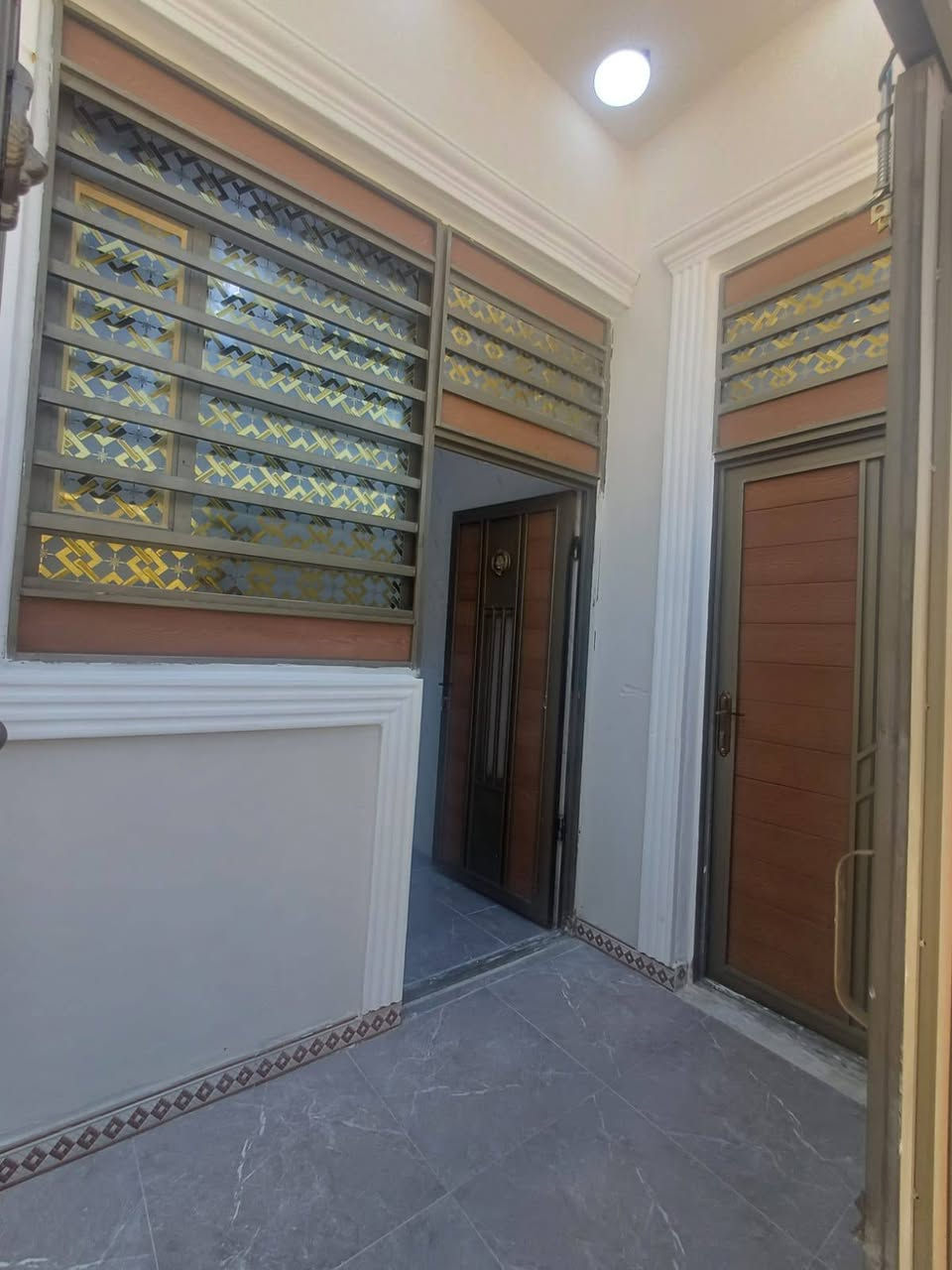 دار سكن للبيع مساحة ١٠٠متر غرفتين وصاله ومطبخ وصحيات ديوانيه موزع في ابوالخصيب حمدان قرب البريد والمستوصف طابو باسم عراقي سعره ٦٥وبي مجال للشراي ***********# ابو الخصيب, البصرة
