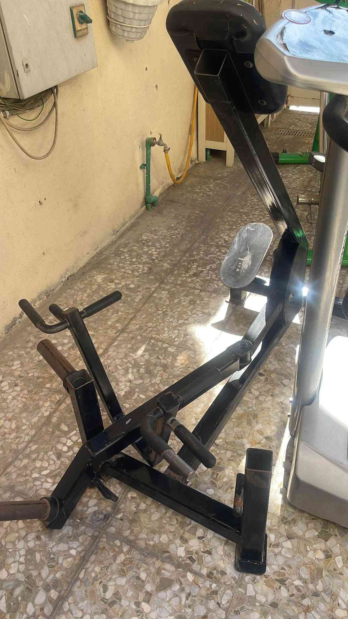 قطع اخيره تواصل على رقم ***********
