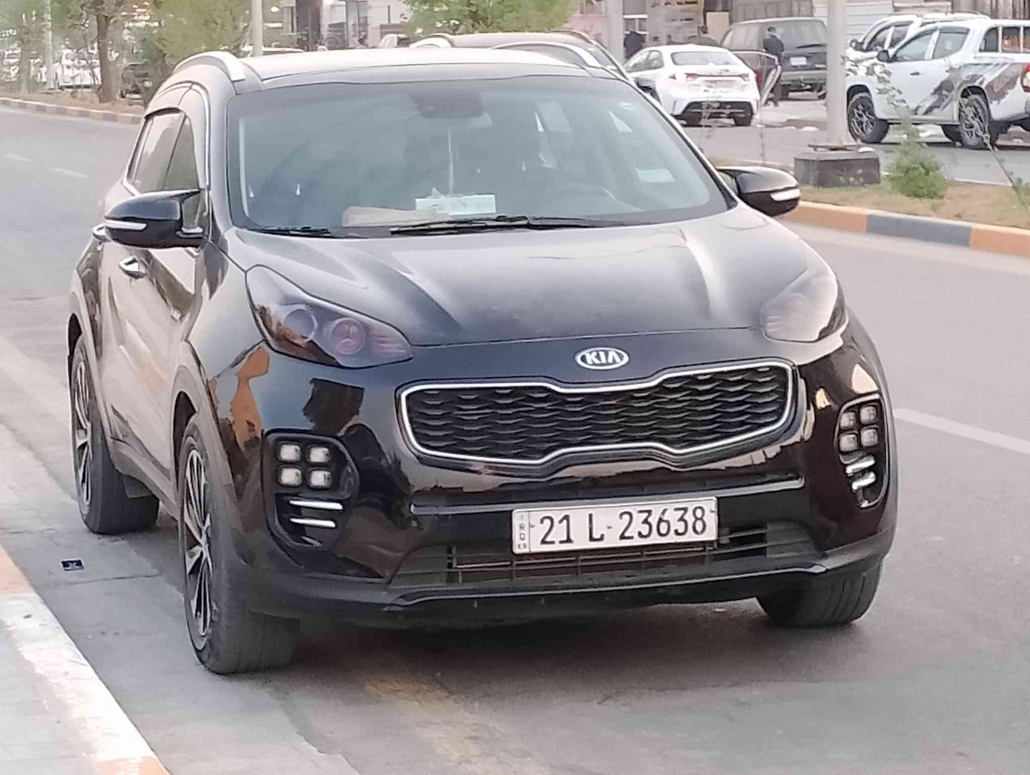 السلام عليكم
اسبورتج للبيع وارد امريكي موديل 17 فول فول مواصفات واحد على واحد  محرك وكير وصدر وتبريد وكهربائيات كفاله بنرامه 4 بصمات كشنات جلد و كهرباء تتفئه وتبريد كشنات رادار هند بريك بصمه بيها 4 قطع صبغ بدون حادث وبعد بيها هواي مواصفات السعر 138 وبيها مجال بصيط 
السيارة بسم عمي تحويل مباشر العنوان بغداد 
***********
