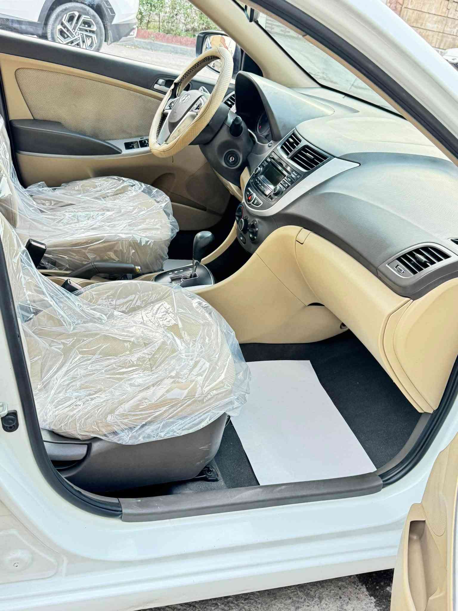 اكسنت • ٢٠١٣ • رقم بغداد
