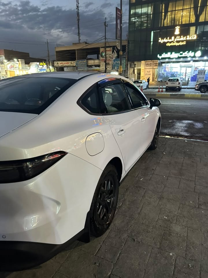 سلام عليكم
‏سيل 5 موديل 2025 داخل ابيض‏

‏بلكن هايبرد  ثلاث انظمه هايبرد + بانزين  شحن ذاتي + شحن خارجي تمشيك2100  كيلو سعه خزان الوقود
عداد  كليومتر/  3الاف فقط
محرك يعمل لشحن البطاريه فقط  1500 هجين ثلاث انظمه شحن ذاتي + هايبرد + شحن خارجي 
داخل جلد ابيض لونين  بطاين بوب جلد ابيض واسود + دوشمه اضافيه  
بكلايت لد خليه  
بصمه +كارت  
هاندر بريك بصمه اوتو هولد 
كيجات شاشه 
شاشه كبيره تبريد شاشه
لايت ليد لايت اوتو 
 لد نهاري
اشاير مري 
تبريد قطعتين  
ويل كب اسود بلاد
مكاني بغداد
السعر 21,500
‏ ***********
