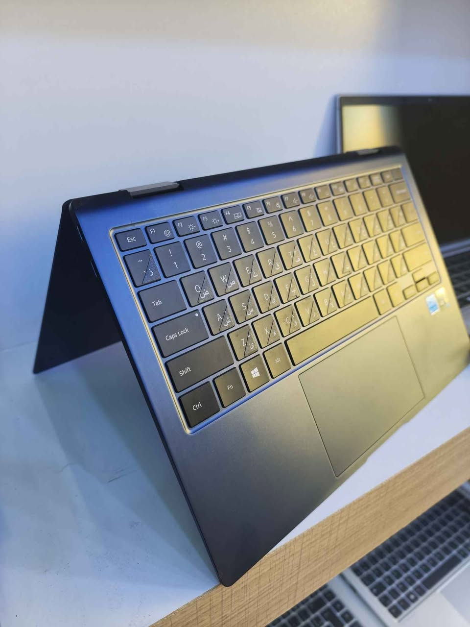 سامسونج Galaxy Book Pro 360 • i7 الجيل 11 • شاشة سوبر أموليد