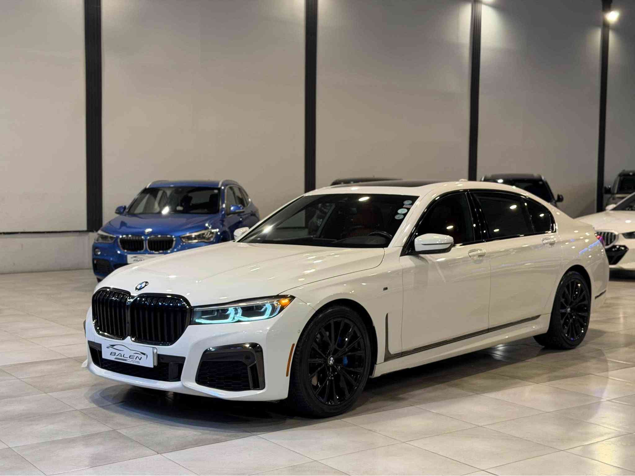 BMW 740M LI
2022 individual فول فول 
لايتات زينون ليد متحرك 
حساس امامي خلفي جانبي 
رادار امامي جانبي 
بانوراما
 سقف روزرايز  
سقف شاموا 
داخل احمر بيلاد اندفيجول 
كشنات تبريد تدفئة 
تشغيل عن بعد 
بردات جانبي خلفي
هيكل بيلاد M 
باب طويل 
ابواب و صندوق شفط 
سيارة غنية عن تعريف يعني فول فول 
سيارة ٢ قطعة جانبي صبغ بدون ارباك 
خلف و بجم كبس 
مكان سيارة اربيل 
٣٦٥$
*********** وتس اب
*********** أربيل, العراق
