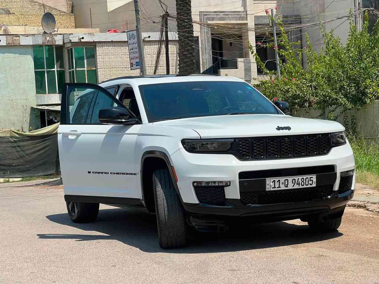 سيارة جيب
جيب شيروكي جراند بلاص لمتدد L  امريكي 
بيع او مراوس. جنسزز gv 70. Gv80 حصراً 
موديل2023  فول مواصفات للاخير VIp

الممشى/ 49   mi ميل 7 راكب كشن منفصل تدفة وتبريد امامي تبريد وتدفة وكهرباء 

خزن ميموري استيرن كهرباء ويل 20 

كامرات عدد 7 محيطية وحتى بداخل مقصورة كامرات حساسات امامي وخلفي رادارات امامي وخلفي مع نقطة عمياء بصمات جميع البواب مع تشغيل عن بعد فتحة سقف بانوراما 

مانع تصادم امامي وخلفي مع نظام شبة ذاتي تحذير الخروج عن مسار مع نظام البقاء في المسار الصندوق شفط كهرباء

مقصورة من جلد فاخر

نظام ابل كار بلاى واندرويد اتو لاسلكي شاشة 10 انج نظام الصوت فاخر 9 سماعات وبعد

الــســعــر ✅ ::   335؟ بيها مجال  💎

..

ملاحظة السيارة بدون ايرباك سرقة بنيد فقط مبدل ومصبوغ.  يعني مكفولة من ظرر 

مكاني بغداد الاسكان ***********.

.

_____________________________

‏  📩
