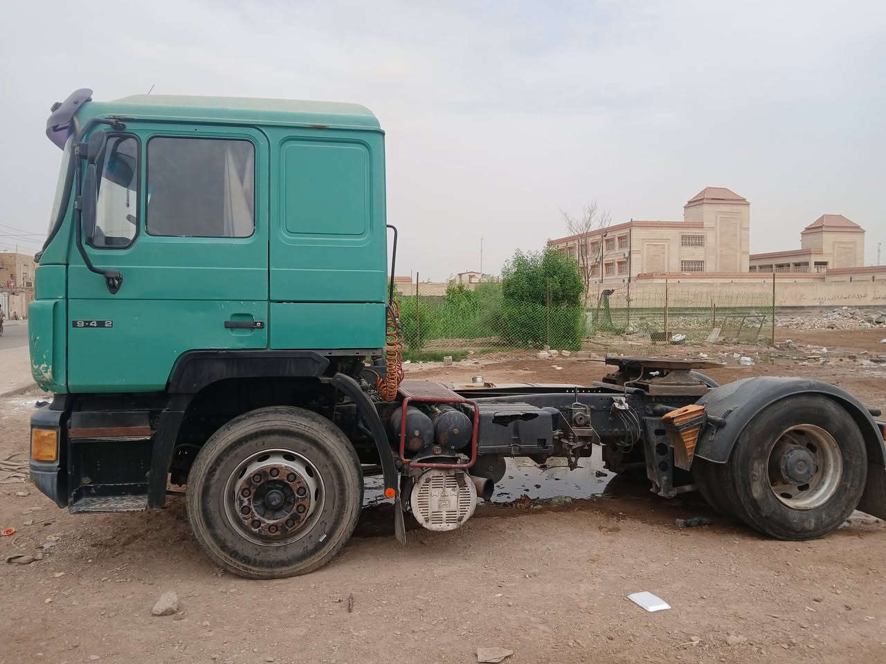 سيارة • كوم حديد • للبيع