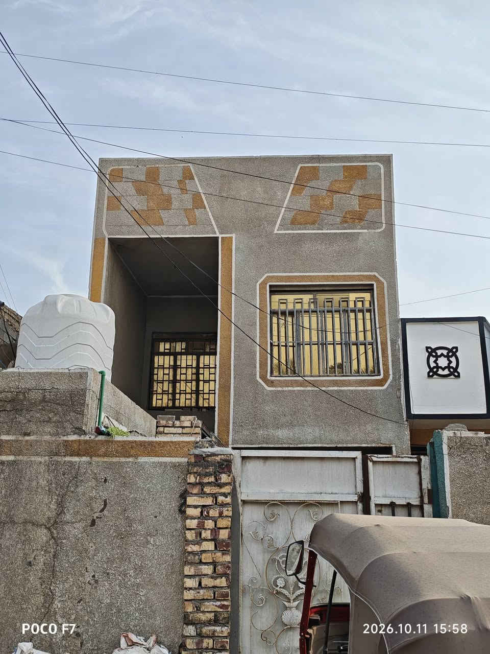 الحسينية ال١٠آلاف • طابو ملك صرف • طابقين ١٠٠م