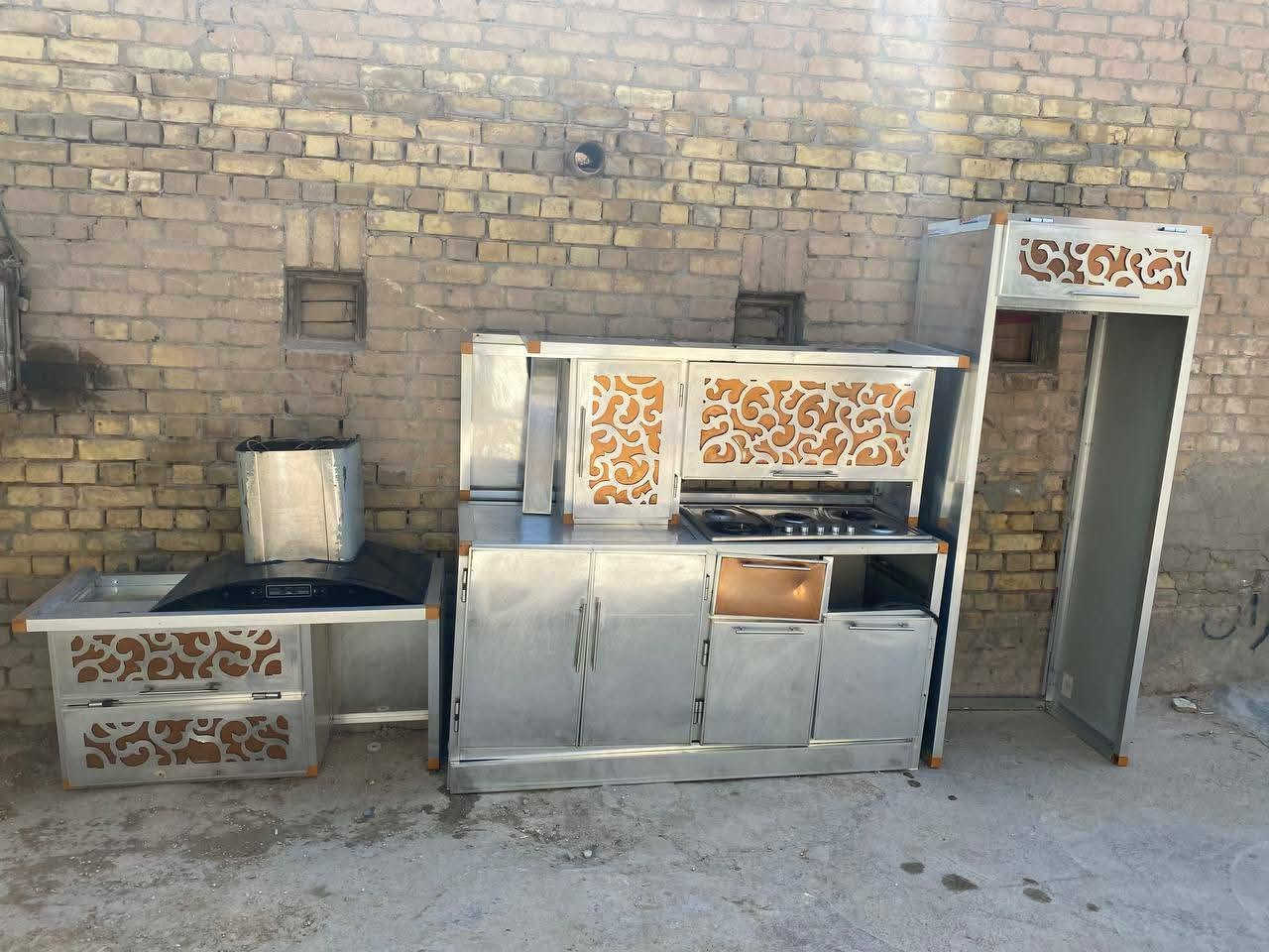 كاونتر للبيع مستعمل مع طباخ مستعمل مع مفرغه السعر 300وبي مجال الديوانيه قرب كراج التحدي لاتصال عل رقم***********
