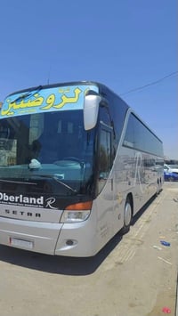 باص للبيع  ام سيوف حجم 17 موديل 2010 3 صندوق  61نفر عدد الركاب  077240...
