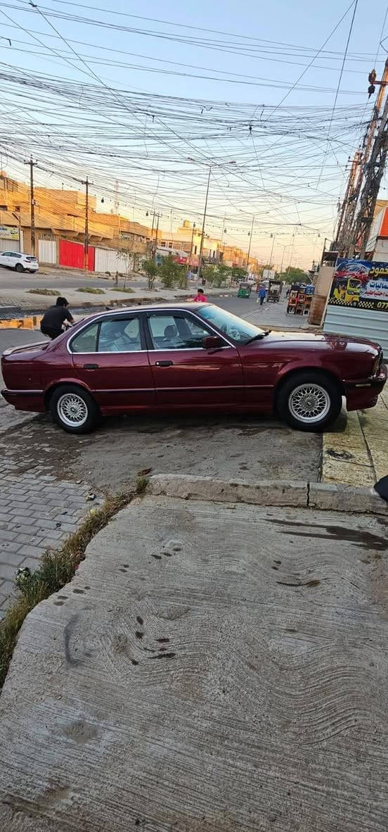 520 اصل مسكر فانوس مديل ٩٢ رقم بغداد انكليزي هزه جديده تايرات ولوياله جدد صدر خلفي امامي جديد السياره شلعه مابيها بس معدل ايخبل تبربد شغال كم قطعه صبغ ولبنيد من النص بي شويه معجون مكانه بغداد اي استفسار هاذ رقم راعيها  *********** مكلف بل نشر لحد ايراسلني سعرها ٥٥ وبيه حك الجيه
