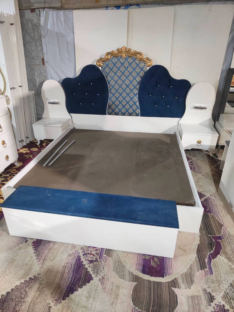 غرفه 8 قطع • كلش نضيفه • مجال بسيط