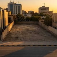 📍 فرصة استثمارية مميزة في كرادة – قرب ساحة الواثق  قطعة أرض للاستثمار ...