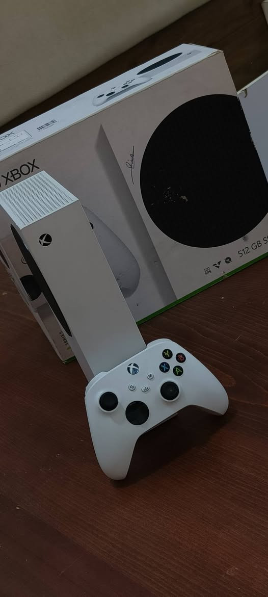 السلام عليكم Xbox series s مساحة 512 أصدار 2022 جهاز نضيف والصور تحكم يجي وياه جوستك وحده الأصلية مالته وكامل ملحقاته والجهاز لوك ستيكر  سعره 390 قفل متوفر توصيل جميع أنحاء العراق مكاني موصل للأستفسار خاص أو اتصال على الرقم التالي ***********
