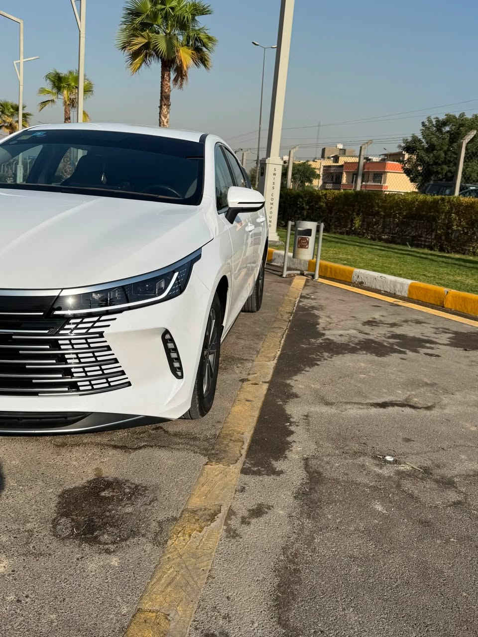 🔥🔥 للبيع BYD DESTROYER موديل 2025 – فل مواصفات 🔥🔥
🚘 BYD Destroyer 2025
🤍 اللون: أبيض
✨ نظافة عالية جداً
📏 الممشى: 7,000 كم فقط – حقيقي
🛡️ مكفولة من الضربات والصبغ
📌 ملاحظة بسيطة جداً موضحة ومرفقة بالصور بكل شفافية
📍 بغداد – الغزالية
🪪 رقم بغداد باسمي
📄 سنوية جديدة

⚡ محرك 1500 هايبرد
🔋 3 أنظمة: شحن ذاتي + هايبرد + شحن خارجي

🔥 فل مواصفات وتجهيزات:
🔹 مقاعد جلد أبيض رياضية + فتحة سقف
🔹 لايت داينمك عالي وناصي أوتو
🔹 شاشة كبيرة قلابة مرتبطة بالذكاء الاصطناعي
🔹 كامرة خلفية دوارة
🔹 بكلايت LED
🔹 بصمة + كارت
🔹 هاندر بريك بصمة + أوتو هولد
🔹 كيجات شاشة🔹 LED أوتو + LED صباحي 
🔹 تبريد قطعتين
🔹 10 إيرباك 🛡️

💯 السيارة جاهزة ونظيفة جداً وما تحتاج أي مصروف.
👀 المعاينة خير دليل على النظافة.

💰 السعر: 19,000,000 دينار عراقي – قابل للتفاوض  
📞 ***********

🔥 للجادين فقط
