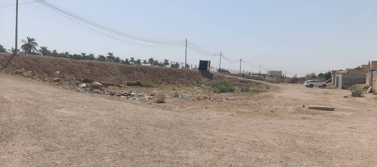 دار لبيع مكان دفاس بيت زراعي جاهز لسكن مجاري ماي خط مولد مساحه ٤٠٠ متر من ضمن لبيت قطعه بضهر لبيت ***********
