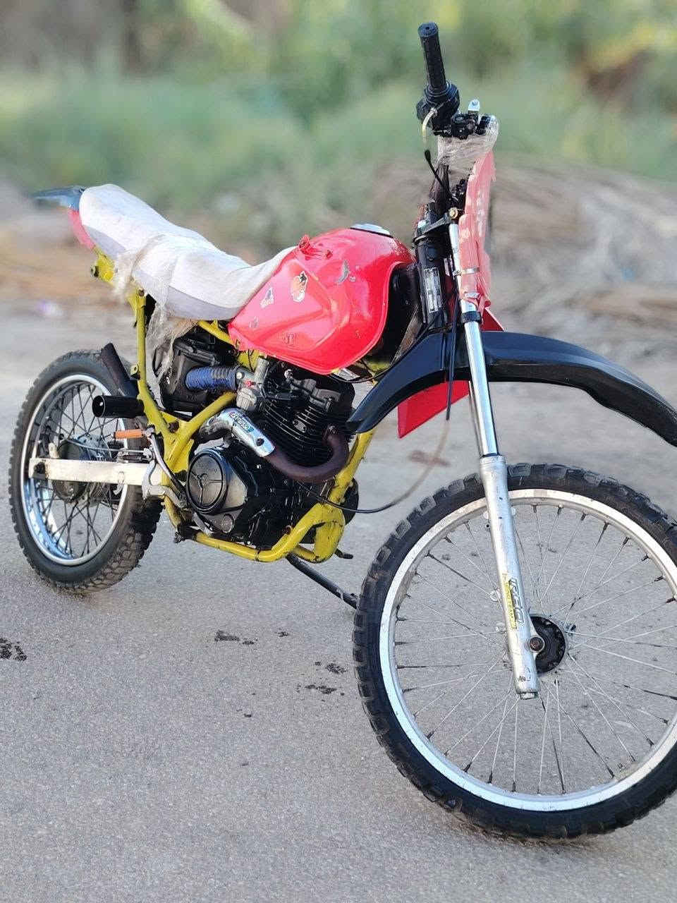 سلام عليكم 

دراجه للبيع او مراوس حسب القناعه ✅
دراجه مرتبهه بيهه بس النمره الثالثه ماتجي🏍️

اوراق أصولي 

السعر(750)وبيهه مجال 
المكان بابل محاويل طريق علي ابن الحسين(ع)

للتصال ‏‪***********‬‏
