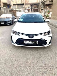 لبيع كورلا هايبرد شكل خليجي  موديل ٢٠٢٤ بيها طخه بل صنوك  موضحه بالصور...