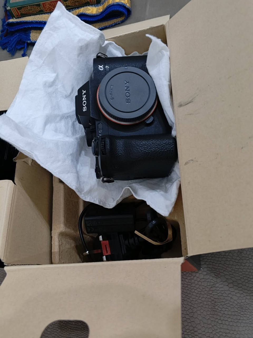 ‏
‏للبيع السريع بسعر جوة السوك

‏🔴 كاميرا Sony A7 IV (سوني A74)
‏السعر 2 مليون
‏عداد الشتر 21,700
‏النظافة 99%
‏كارتونة مع شاحنة وبطارية

‏🔴 عدسة سوني 200-70 (f2.8) جي ماستر الاصدار الثاني
‏السعر مليونين وربع
‏نظافة 99% استخدام قليل جدا جدا

‏📍 الموقع: بغداد
‏📞 للتواصل والاستفسار: ***********
الاسعار بيها مجال للجادين بالشراء

‏
