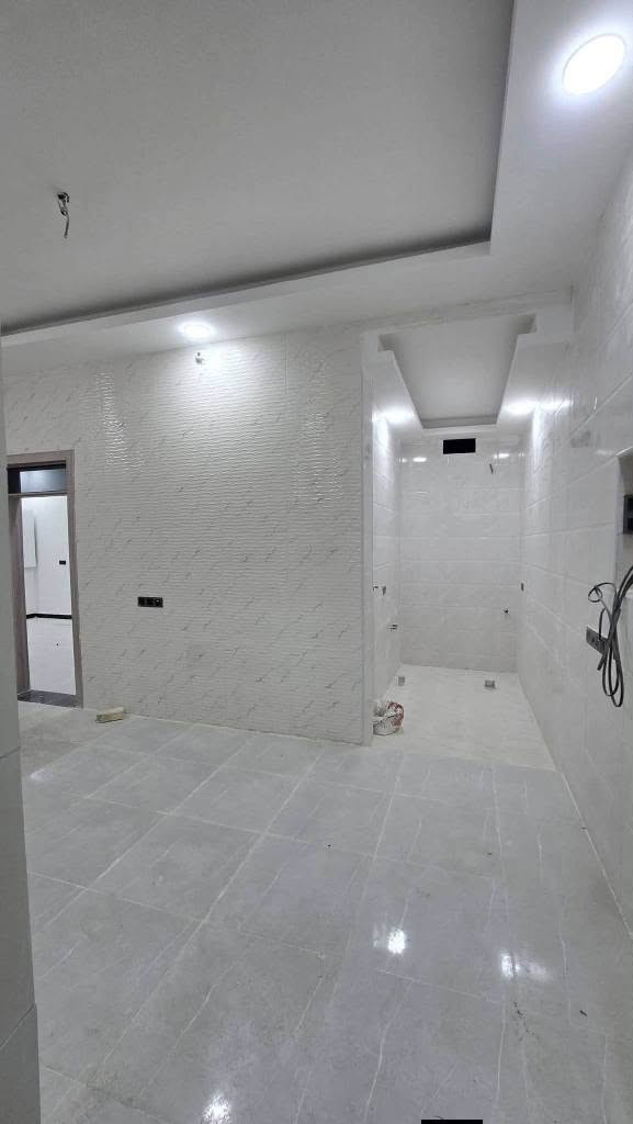 بيت للبيع
⭕️(طابو زراعي سند 25 داخل مجمع الروان شارع 15طابقين)
الطابق الاول 
⭕️غرفتين نوم 
⭕️استقبال
⭕️صاله  
⭕️  مطبخ 
⭕️ مجاميع صحيه داخل وخارج
⭕️ طارمه
———————————— 
⭕️ الطابق الثاني 
⚜️ غرفتين نوم سويت
⚜️صالة 
⚜️مجاميع صحية  
ــــــــــــــــــــــــــــــــــــــــــــــــ

مراسلةالصفحه او 
***********
*********** يوجد واتساب ديوانية, القادسية
