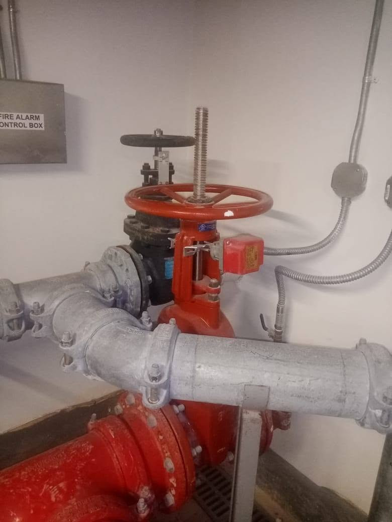 🔥 عندك مشروع ومحتار مين ينفّذ لك الشغل؟ خلّي التنفيذ علينا. 🔥
👷‍♂️ منفّذ وفورمان إطفاء مركزي + فني كهرباء
إذا كنت مقاول، صاحب شركة، مقاول جديد وعم تبدأ طريقك، أو صاحب بيت عندك مشروع وبدك شخص يعتمد عليه بالتنفيذ والمتابعة… أنا جاهز أكون معك بالموقع من أول خطوة لآخر تفصيل.
🔥 اختصاصي في: • تنفيذ منظومات الإطفاء المركزي 
• تأسيس وتنفيذ وصيانة الأعمال الكهربائية

🤝 وإذا أنت مقاول جديد وعم تقول: "عندي الشغل بس ما عندي مين ينفّذه"
لا تشيل هم التنفيذ… أنت جيب المشروع، وأنا بتابع معك التنفيذ بالموقع.
🏠 وصاحب البيت إذا بدك شغل مرتب وتريد شخص يفهم بالكهرباء والإطفاء ويتابع التفاصيل بنفسه، تواصل معي.
📍 متواجد في كربلاء ومستعد للعمل بالمشاريع حسب الاتفاق.
📞 للتواصل واتساب واتصال: [***********]
محسن حمية | تنفيذ • إشراف • فورمان
⚡ كهرباء | 🔥 إطفاء مركزي | 👷‍♂️ إدارة وتنفيذ مواقع
