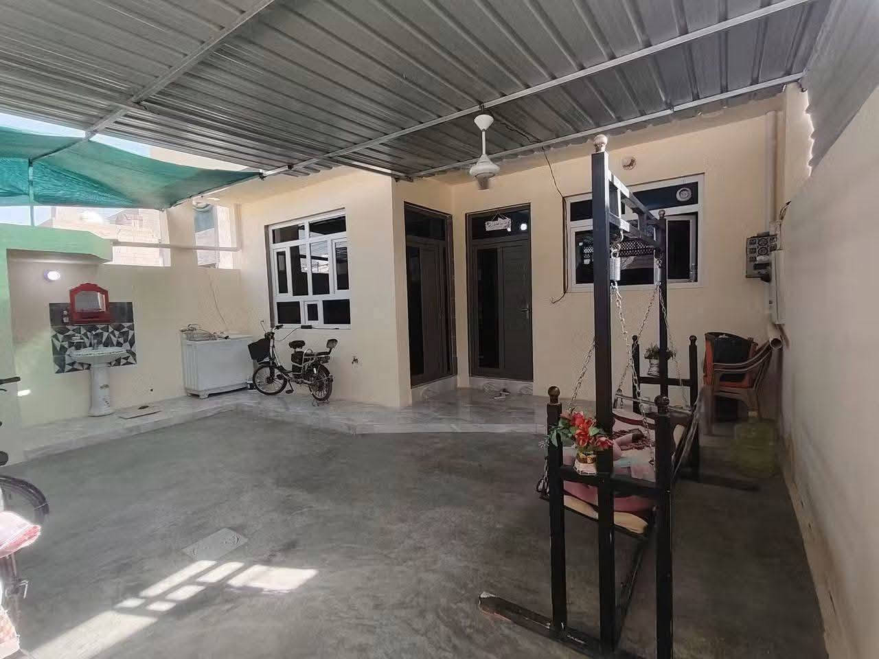 دارللبيع بناء حديث ٢٠٢٥المساحه ١٧٥ م مع قطعه جانب البيت ١٠٨ م المكان بهرز حي القادسيه  للاستفسار على الرقم ***********
