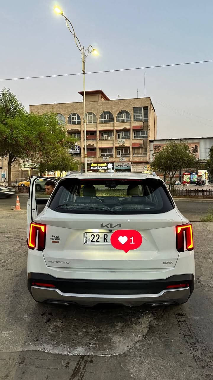 سورنتو رقم اربيل ٢٠٢٥ ماشية ٢٢ الف
بوضع الوكالة 
٥ كامرات
وكشنات جلد تدفئة وتبريد 
وبانوراما 
ويل 20
وبقية المواصفات المعروفة للسورنتو
موصل الايسر 
***********

نص مكتوب في الصور:
- 1