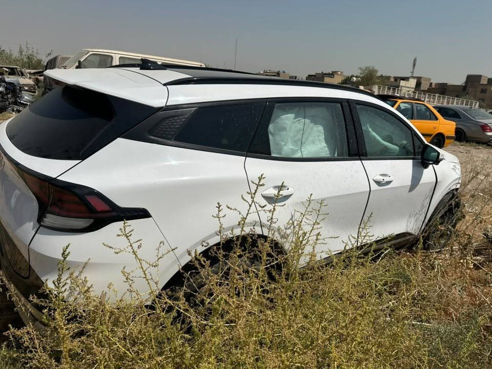 السلام عليكم للبيع سبورتج باسمي بيها حادث مثل متشوف وارد امريكي محرك 2500
SX Prestige
إس اكس برستيج
فول موصفات. مديل 2023
* فتحة سقف بانوراما
* شاشة متصله * 
* Harman Kardon
* مقاعد أمامية كهربائية
* تبريد وتدفئة المقاعد الأمامية
* ذاكرة مقعد السائق
* ستيرن  تدفىه 
* تبريد أوتوماتيك ثنائي المناطق
* كامرات محيطيه 360درجه 
* كاميرا النقطة العمياء
* حساسات أمامية وخلفية
* مثبت سرعة متكيف
* أنظمة المحافظة على المسار والفرملة التلقائية
* Apple CarPlay وAndroid Auto
* باب خلفي كهربائي 
رقم بغداد بعد بيها مواصفات
***********
