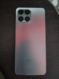 هونر X8 • ذاكرة ١٢٨ • رام ٨